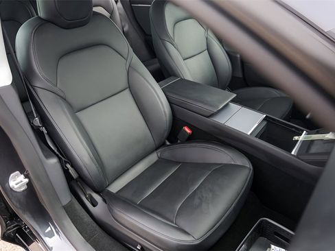 Used 2025 Tesla Model 3 Long Range image 28