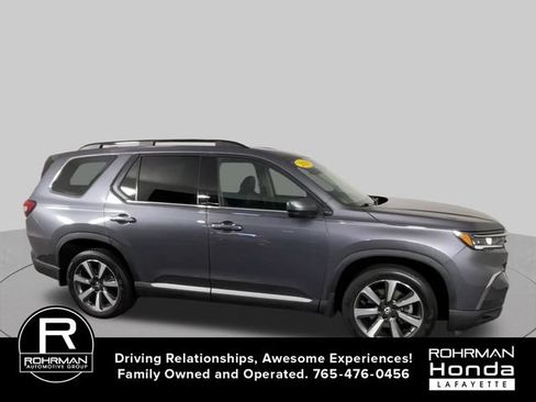 Used 2024 Honda Pilot Touring image 2