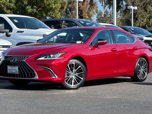 Used 2024 Lexus ES 300h w/ Premium Package FWD image 9