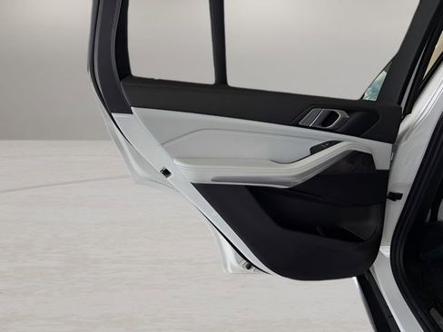 Used 2023 BMW X5 sDrive40i w/ Premium Package image 34