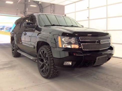 Used 2012 Chevrolet Suburban LT w/ Suspension Package, Off-Road AWD/4WD image 3