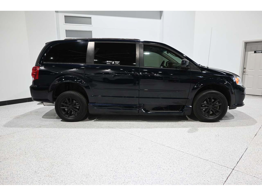 Used 2015 Dodge Grand Caravan SXT FWD image 5