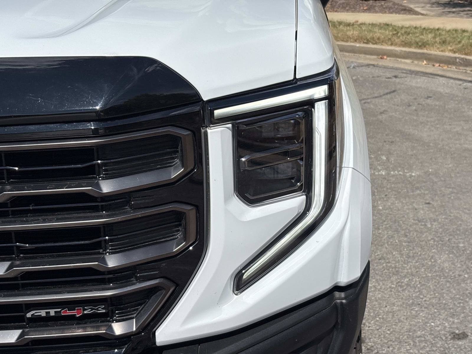 Used 2023 GMC Sierra 1500 AT4X AWD/4WD image 12