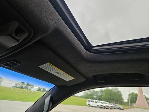 Used 2016 Cadillac Escalade Platinum RWD image 21