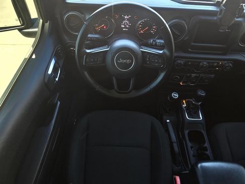 Used 2022 Jeep Wrangler Unlimited Sport AWD/4WD image 7
