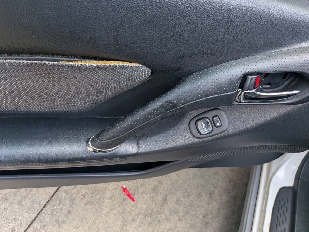 Used 2003 Toyota Celica GT w/ Upgrade Value Pkg FWD image 9