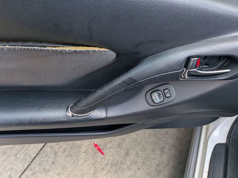 Used 2003 Toyota Celica GT w/ Upgrade Value Pkg FWD image 9