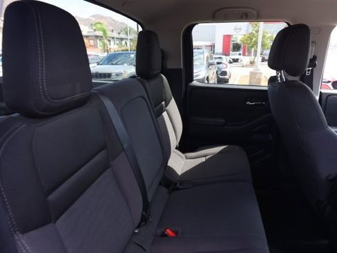 Used 2023 Nissan Frontier SV image 17