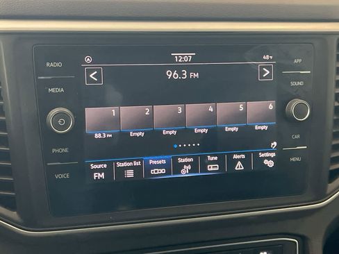 Used 2021 Volkswagen Atlas SE image 16