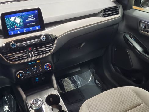 Used 2022 Ford Escape SE FWD image 14