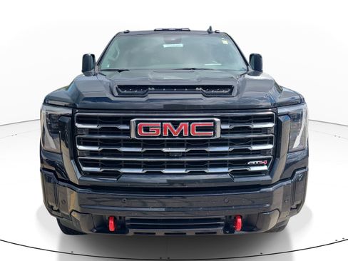 Used 2025 GMC Sierra 3500 AT4 w/ Technology Package AWD/4WD image 2