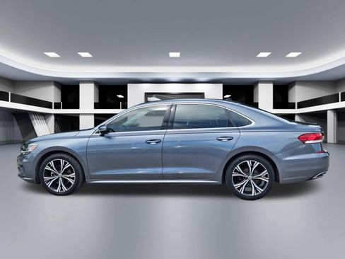 Used 2022 Volkswagen Passat 2.0T SE FWD image 3