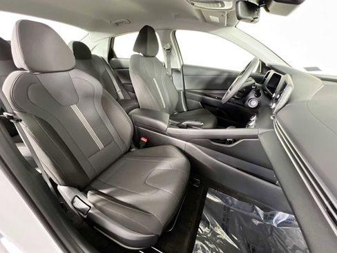 Used 2024 Hyundai Elantra SE image 26