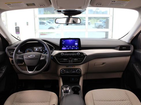 Used 2021 Ford Escape SE w/ SE Sport Appearance Package FWD image 16