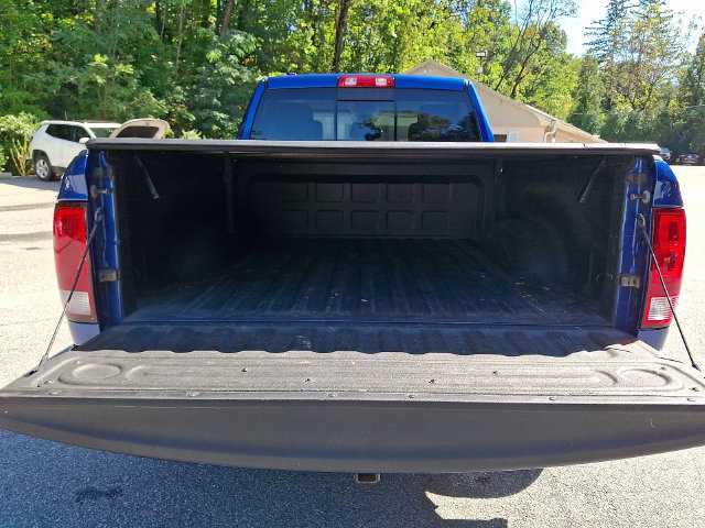Used 2017 RAM 1500 Classic SLT AWD/4WD image 30