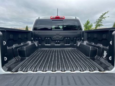 Used 2023 Chevrolet Colorado Z71 w/ Z71 Convenience Package 2 AWD/4WD image 11