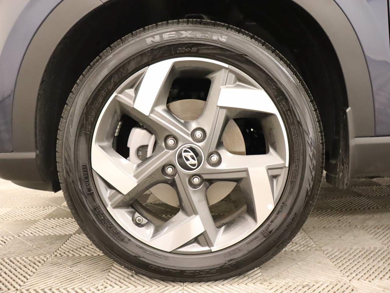 Used 2026 Hyundai Venue SEL FWD image 7