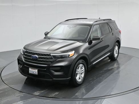 Used 2022 Ford Explorer XLT image 39