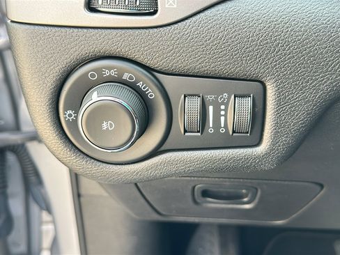 Used 2021 Jeep Cherokee Latitude Lux image 15