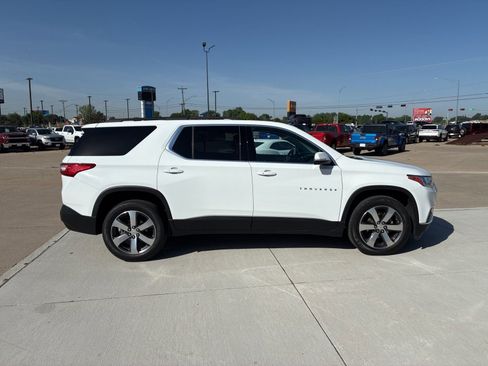 Used 2021 Chevrolet Traverse LT w/ LT Premium Package AWD/4WD image 8