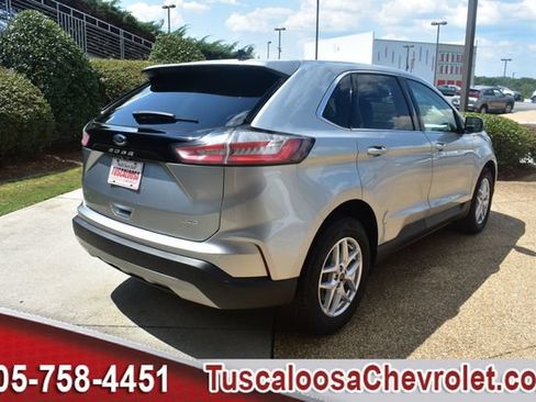 Used 2024 Ford Edge SEL AWD/4WD image 11