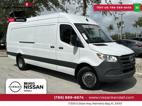 Used 2023 Mercedes-Benz Sprinter 3500 image 1