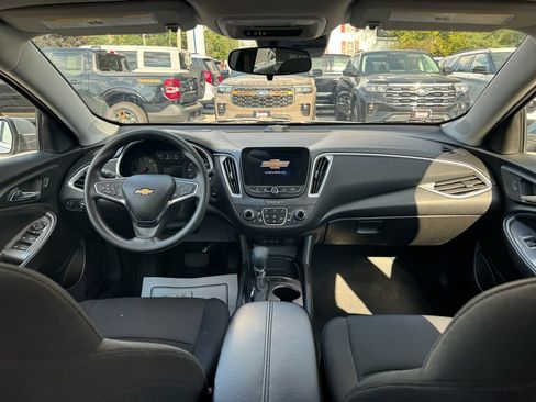 Used 2024 Chevrolet Malibu LT FWD image 18
