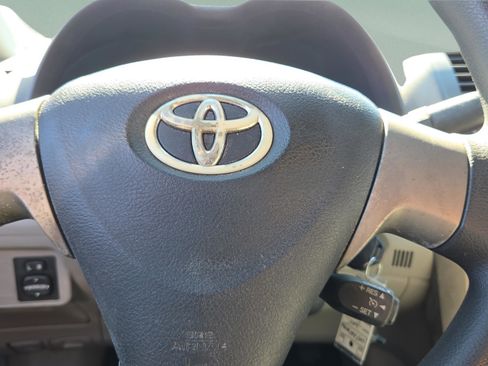 Used 2011 Toyota Corolla LE image 32