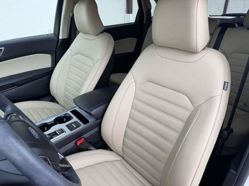 Certified 2022 Ford Edge SEL w/ Convenience Package AWD/4WD image 17