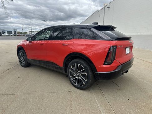 New 2025 Cadillac Optiq Sport 2 w/ LPO, Floor Liner Package image 7