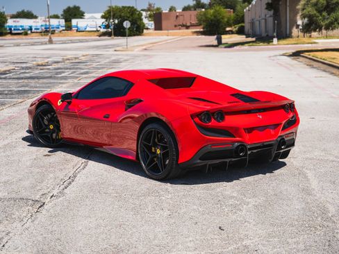 Used 2021 Ferrari F8 Tributo RWD image 22