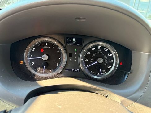 Used 2010 Lexus ES 350 w/ Preferred Accessory Package FWD image 12