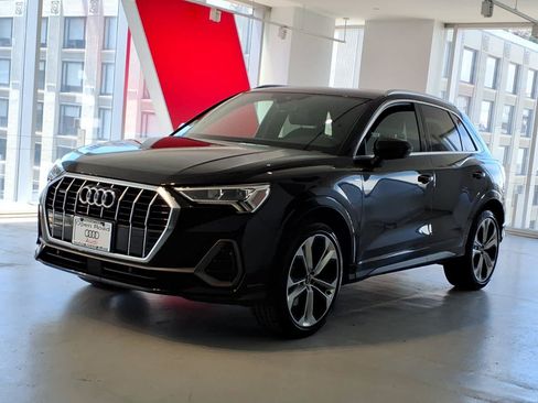 Used 2020 Audi Q3 2.0T Premium Plus w/ Premium Plus Package AWD/4WD image 1
