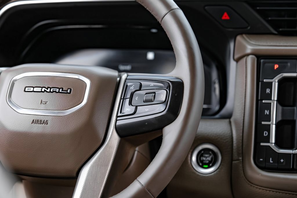 Used 2022 GMC Yukon Denali AWD/4WD image 17