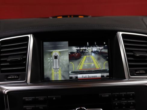 Used 2016 Mercedes-Benz GL 450 4MATIC w/ Premium I Package image 63