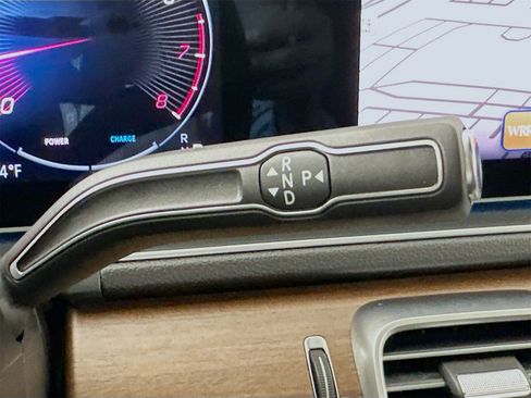 Used 2025 Mercedes-Benz GLE 350 4MATIC image 18