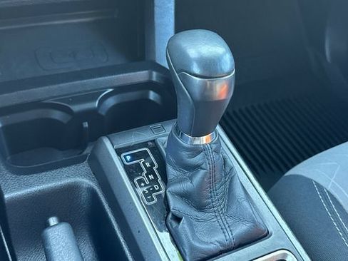Used 2021 Toyota Tacoma TRD Off-Road w/ Technology Package RWD image 23