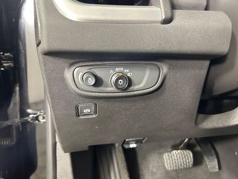 Used 2023 GMC Terrain SLE AWD/4WD image 20