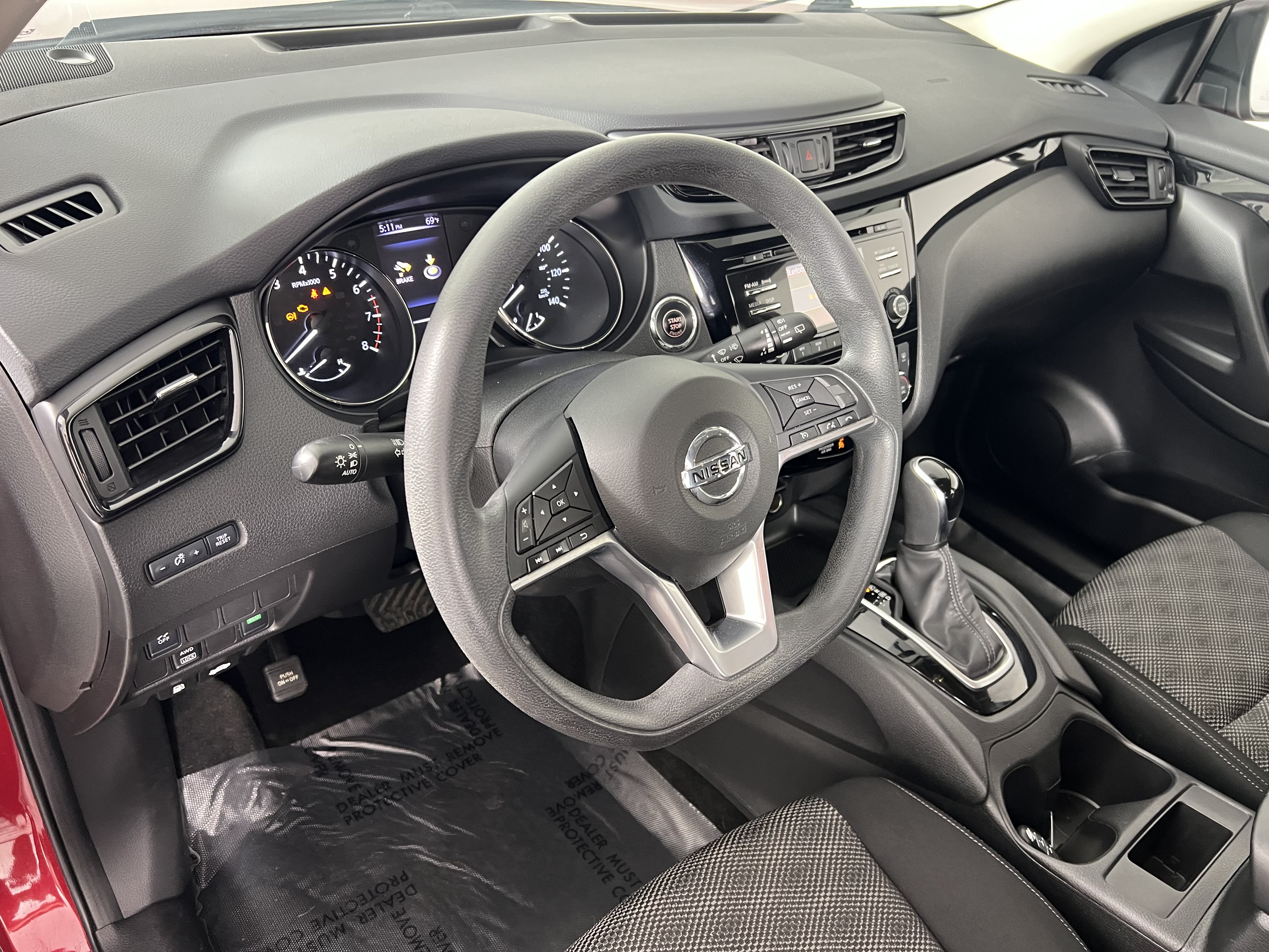 Used 2018 Nissan Rogue Sport SV AWD/4WD image 17