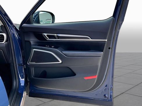 Certified 2025 Kia Telluride S FWD image 21
