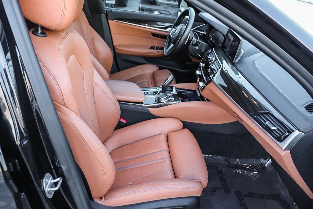 Used 2020 BMW 530e w/ M Sport Package RWD image 19