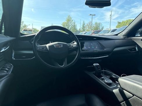 Used 2019 Cadillac XT4 Premium Luxury w/ Cold Weather Package AWD/4WD image 10
