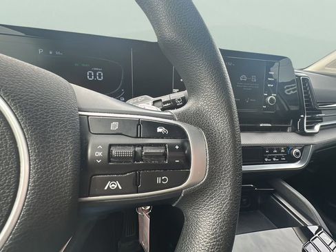 Used 2023 Kia Sportage LX image 17