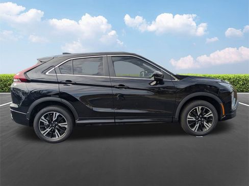 Used 2024 Mitsubishi Eclipse Cross SE image 3