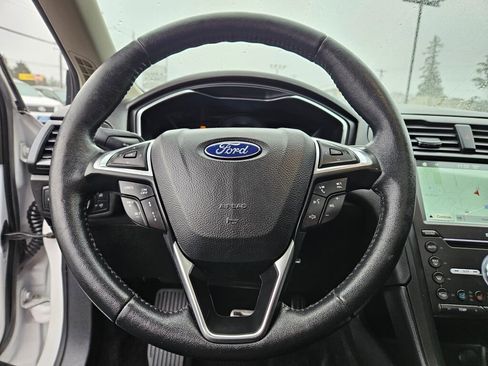 Used 2017 Ford Fusion Titanium image 19