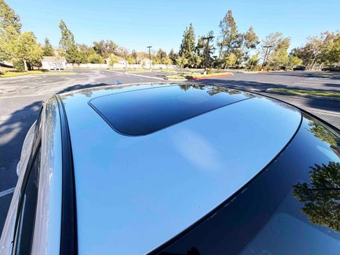 Used 2018 INFINITI Q50 Luxe w/ Sensory Package (Luxe) RWD image 9