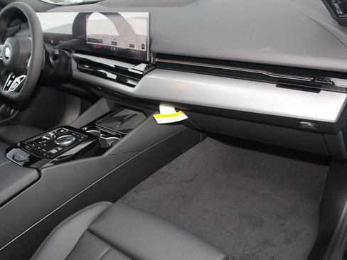 New 2026 BMW 530i xDrive w/ M Sport Package AWD/4WD image 24