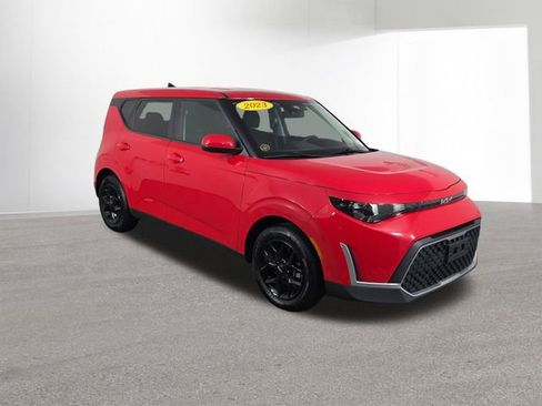 Used 2023 Kia Soul LX w/ LX Technology Package image 12