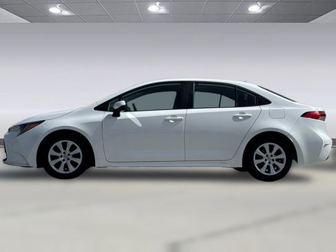 Used 2024 Toyota Corolla LE FWD image 2