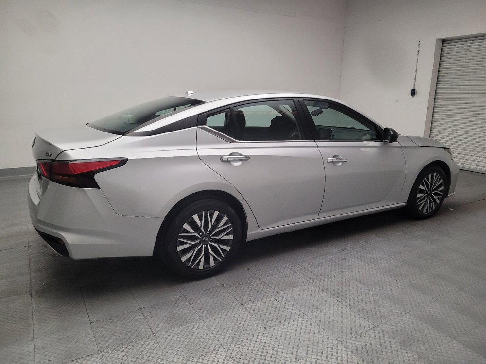 Used 2024 Nissan Altima 2.5 SV FWD image 10